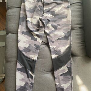 Xersion Camouflage Leggings Gray and Black